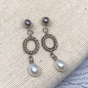 Solid sterling silver 925 earrings with freshwater pearls